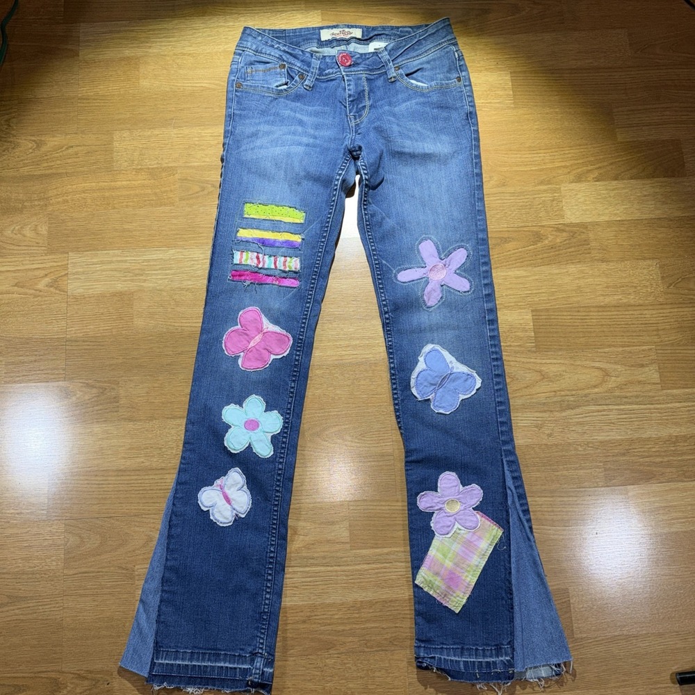 Upcycled Boho American Eagle Jeans Sz 7 (26x31) Patches Woodstock Flower Flare